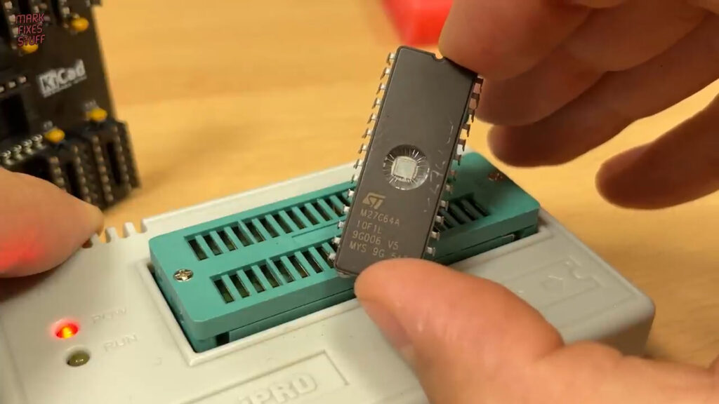 Mark Fixes Stuff about to program an EPROM in a TL866II programmer