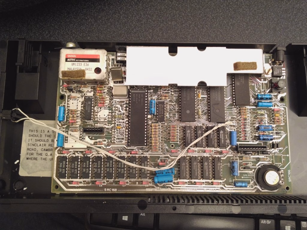 L@@k R@re LOL: A Sinclair Spectrum with an AMI SAGA-1A ULA? WTF! Have you seen one like this?